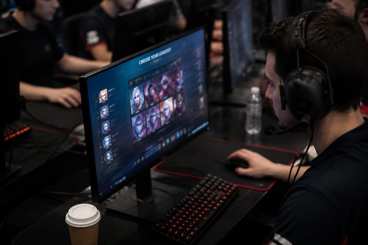 MOBA strategy