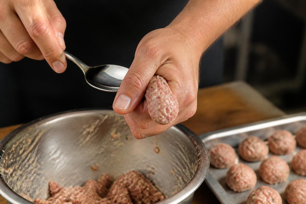 Teknik membentuk bakso dengan tangan