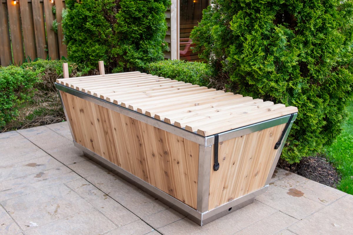 The   Polar   Plunge   Tub   -   LeisureCraft - Plunge N' Tubs