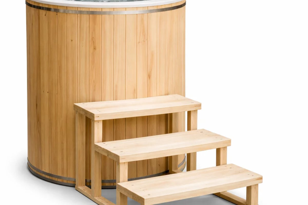 The   Baltic   Plunge   Tub   -   LeisureCraft - Plunge N' Tubs