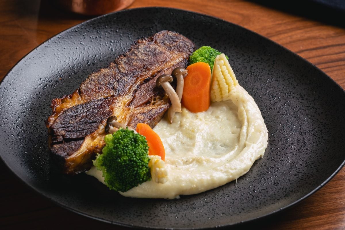 Restaurant - Swissôtel Living Jakarta Mega Kuningan