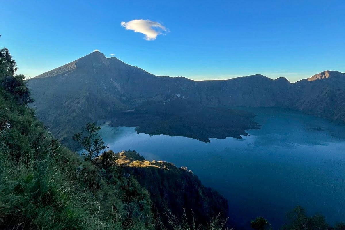 2D1N CRATER RIM SENARU - Hiking Mount Rinjani