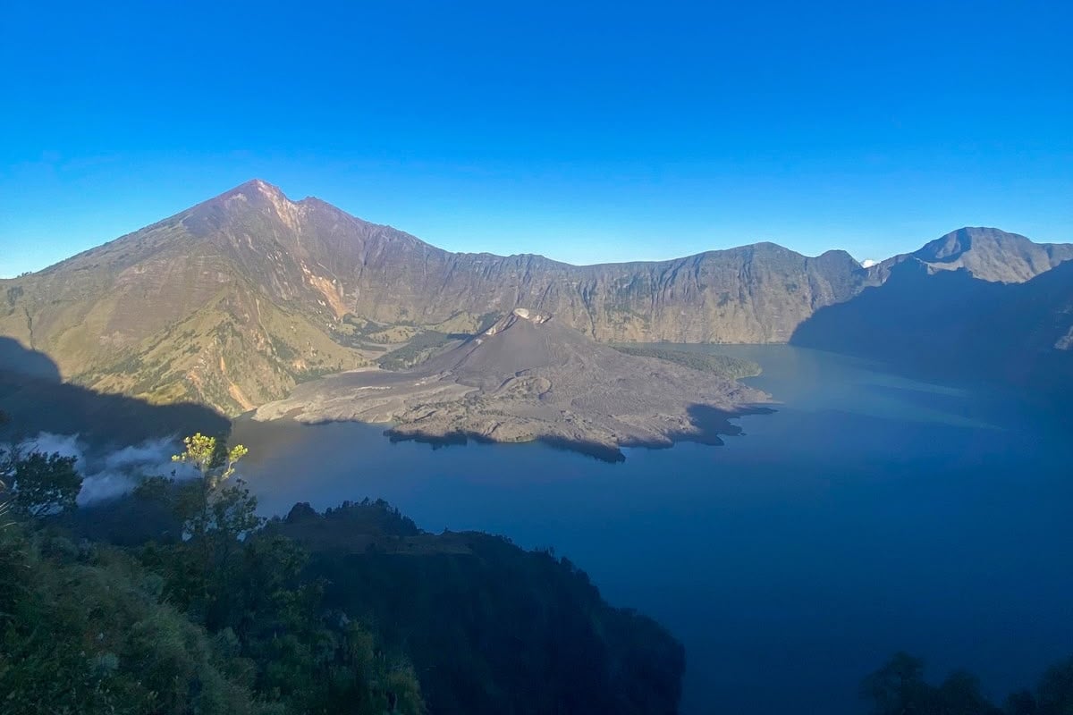 2D1N CRATER RIM SENARU - Hiking Mount Rinjani