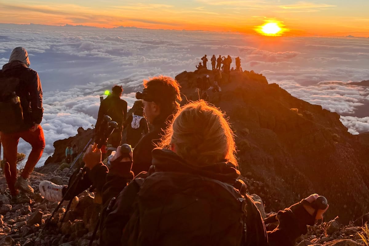 2D1N CRATER RIM - SUMMIT - Hiking Mount Rinjani