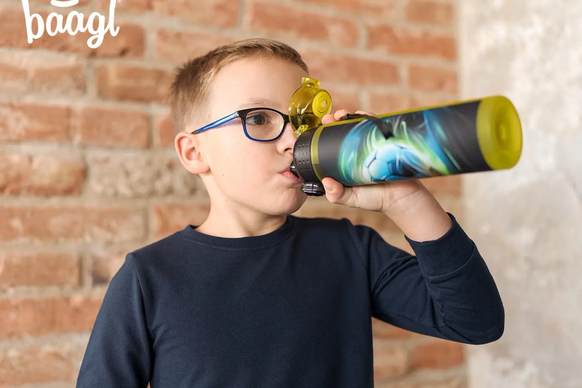 Baagl Drinkfles 700 ml Voetbal - Kalenderwinkel.nl