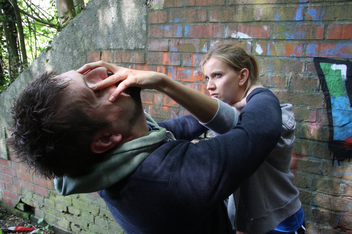 Outdoor und Selbstverteidigungsausbildungen - Akademie für individuelle Weiterentwicklung