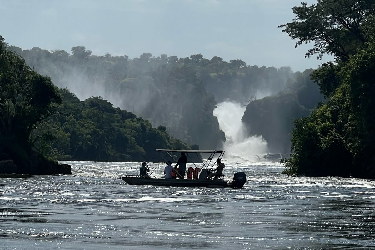 7 Days Gorilla and Wildlife Safari in Uganda. - Village Of Lakes Safaris