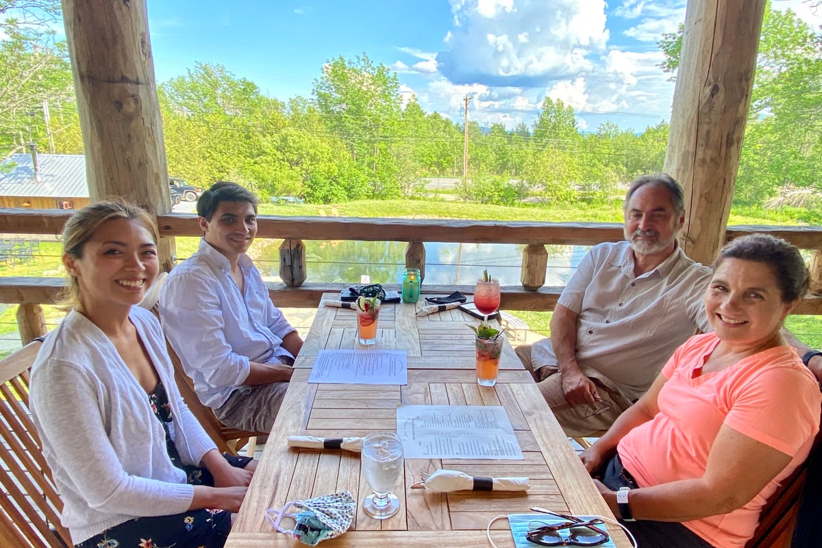 Johnny Seesaw's Restaurant - Seesaw's Lodge
