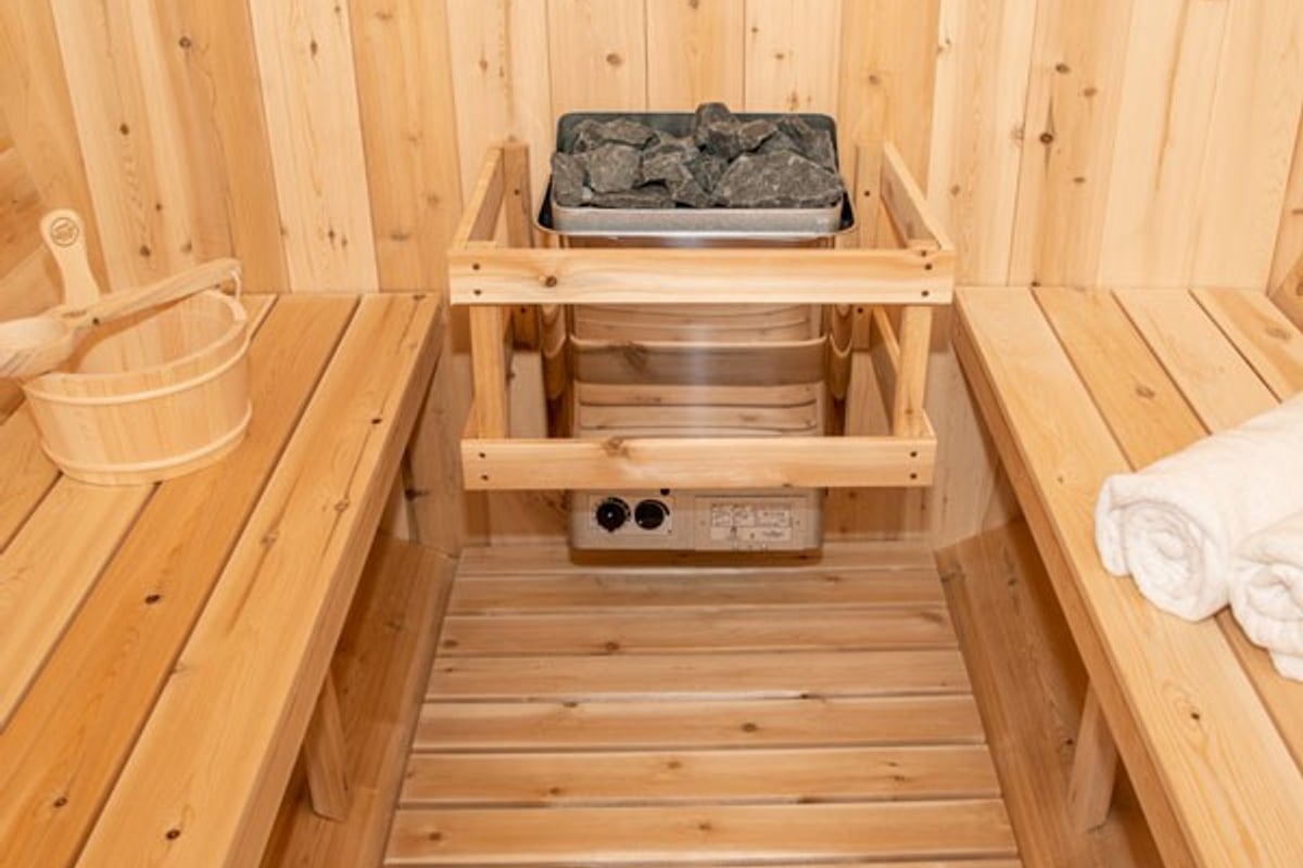 Canadian Timber Harmony Barrel Sauna - LeisureCraft - RecoSauna