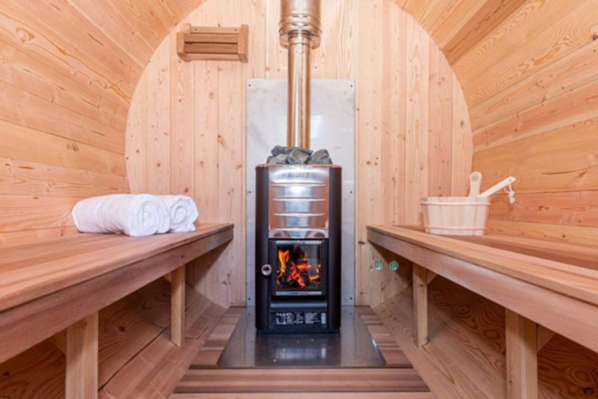 Canadian Timber Harmony Barrel Sauna - LeisureCraft - RecoSauna
