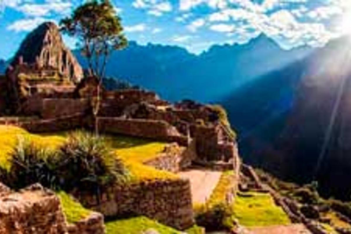 Machu Picchu Sunrise Tour 2 Days - Machupicchu Trips