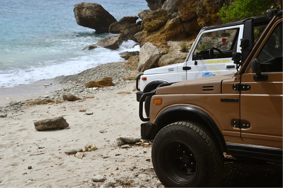 Suzuki Samurai - Island Vibes Rental